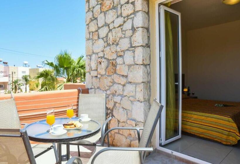 Вилла с 1 спальней и бассейном, Eurohotel Theo