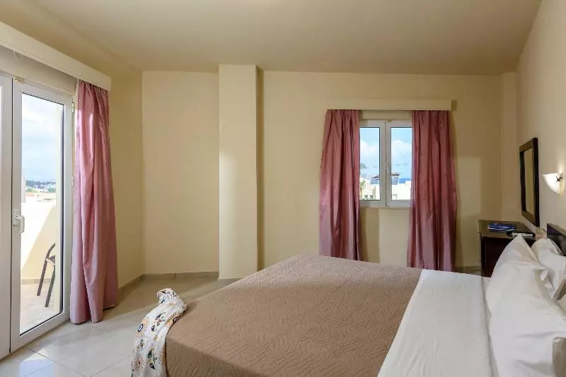 海の見える１ベッドルームアパートメント, Eurohotel Theo
