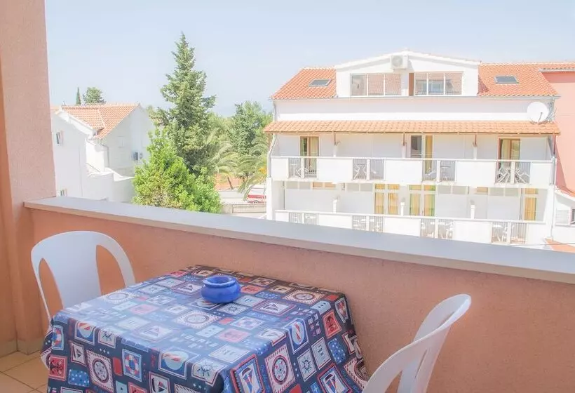 オーシャンビューのスーペリアー1ベッドルームアパートメント, Villa Midea