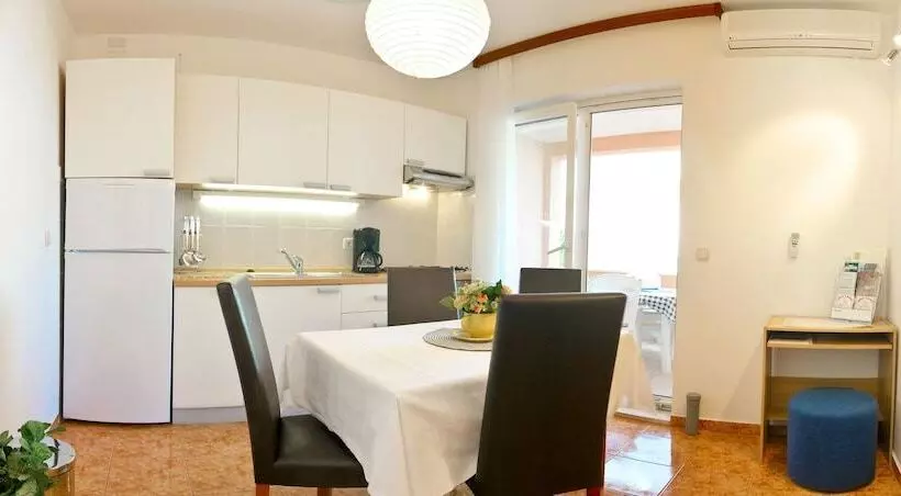 オーシャンビューのスーペリアー1ベッドルームアパートメント, Villa Midea