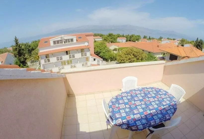 オーシャンビューの1ベッドルームデラックスアパート, Villa Midea
