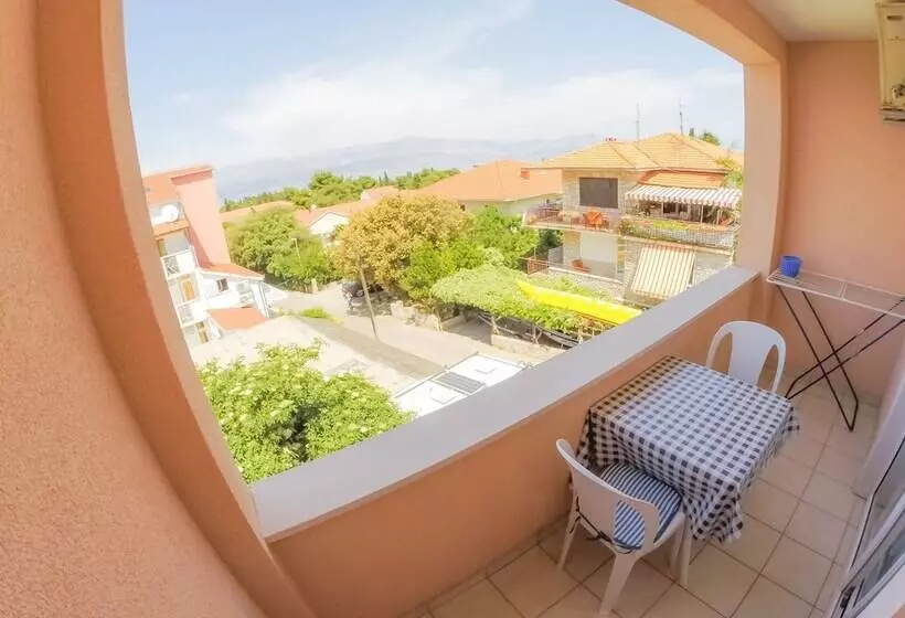 ダブルベッドのスタンダードスタジオ, Villa Midea