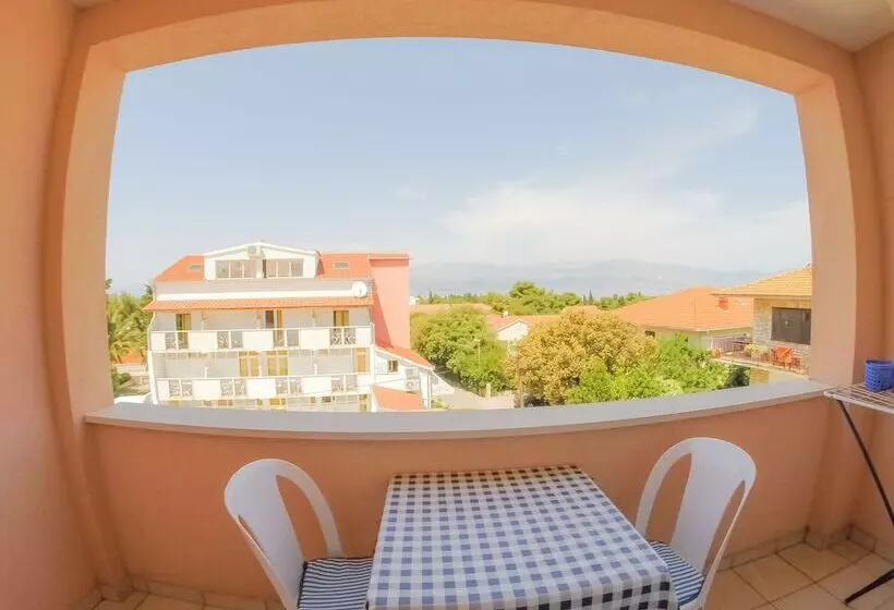 ダブルベッドのスタンダードスタジオ, Villa Midea