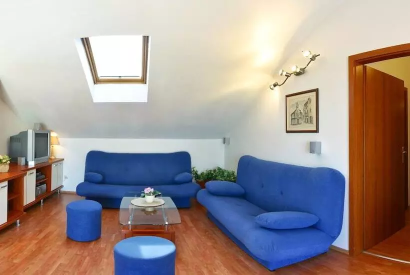 オーシャンビューの1ベッドルームデラックスアパート, Villa Midea