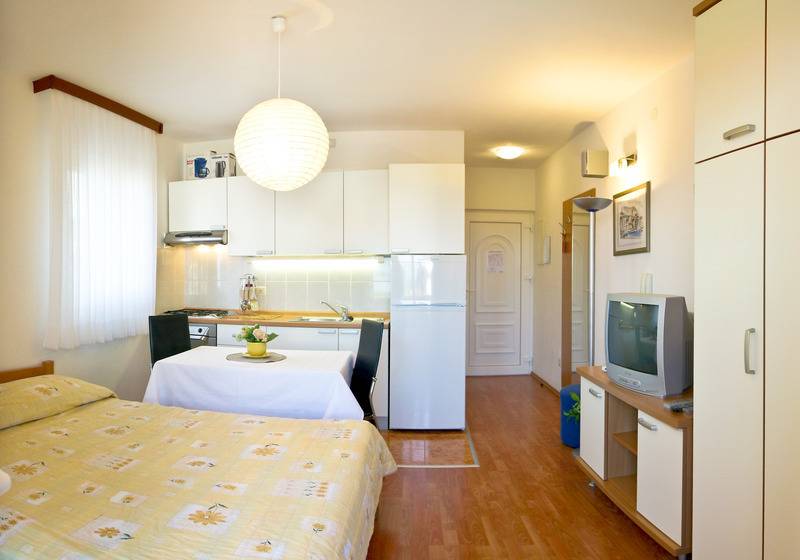 수피리어 스튜디오, Villa Midea