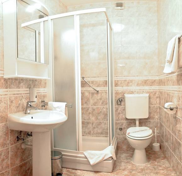 高级工作室, Villa Midea