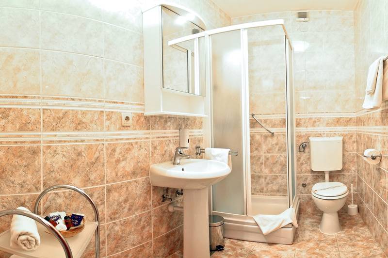 高级工作室, Villa Midea