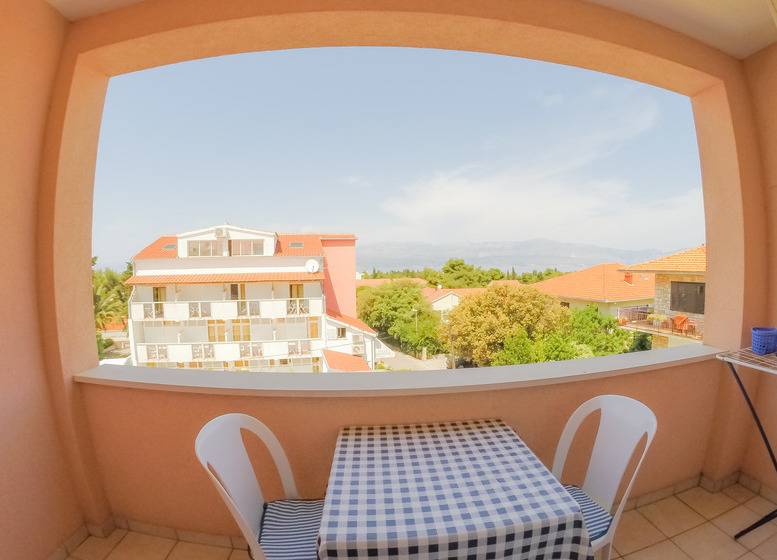 高级工作室, Villa Midea