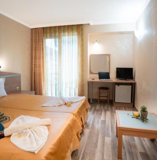 バルコニー付きスタンダードルーム, Zeus