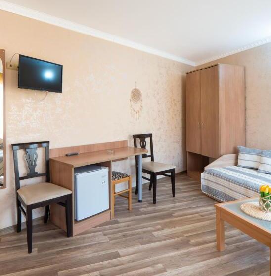 １ベッドルームアパートメント, Zeus