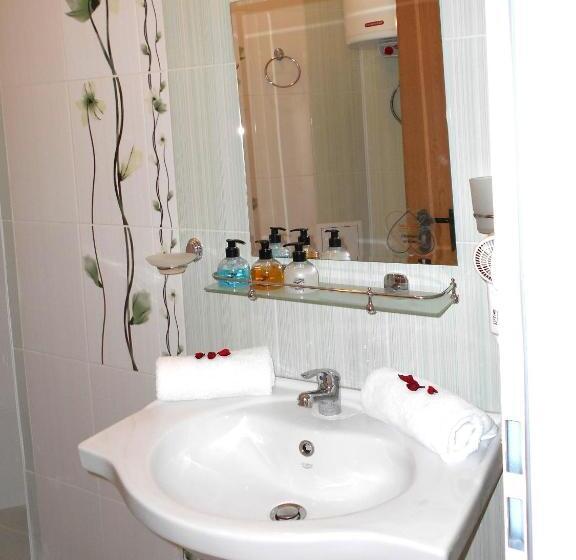 デラックスルーム, Zeus