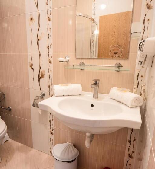 デラックスルーム, Zeus