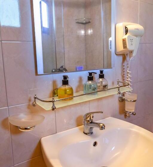 ペントハウスルーム, Zeus