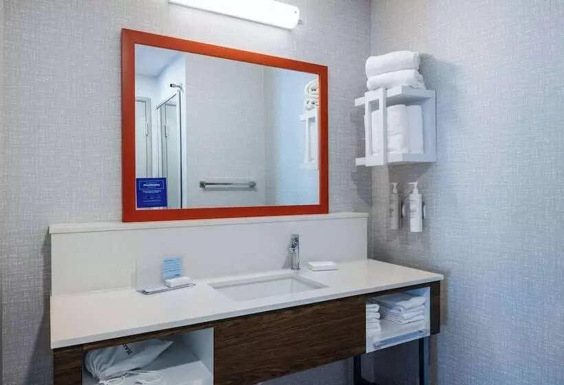 اتاق استاندارد, Hampton Inn & Suites Casper