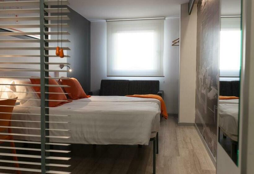 Номер Стандарт, Bed4u Pamplona