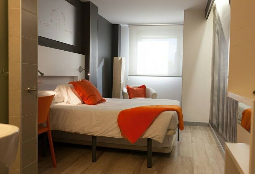 Номер Стандарт, Bed4u Pamplona