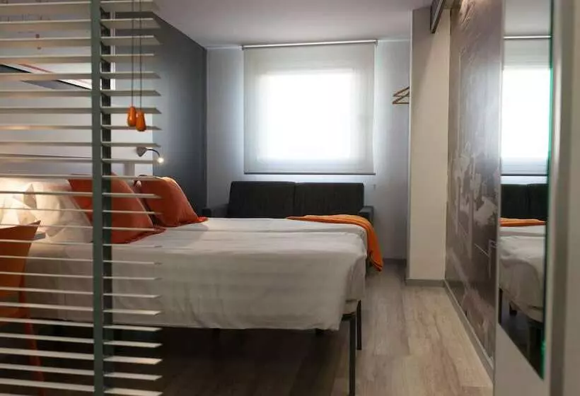 اتاق خانوادگی, Bed4u Pamplona