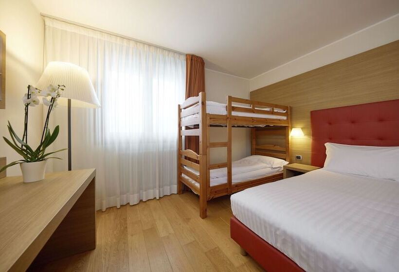 4인용 스탠다드 룸, Blu Hotel Acquaseria