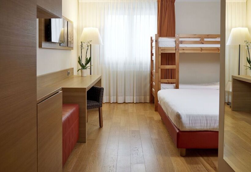 4인용 스탠다드 룸, Blu Hotel Acquaseria