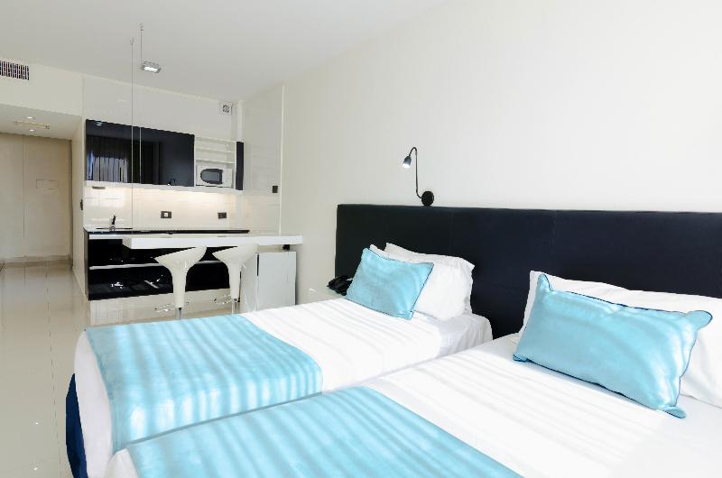 اتاق استاندارد, Cyan Recoleta