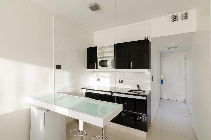 اتاق استاندارد, Cyan Recoleta