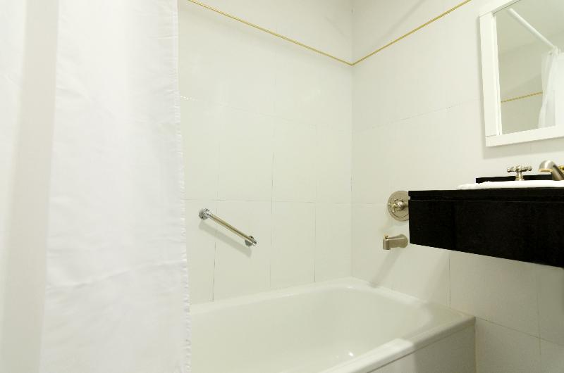 اتاق استاندارد, Cyan Recoleta