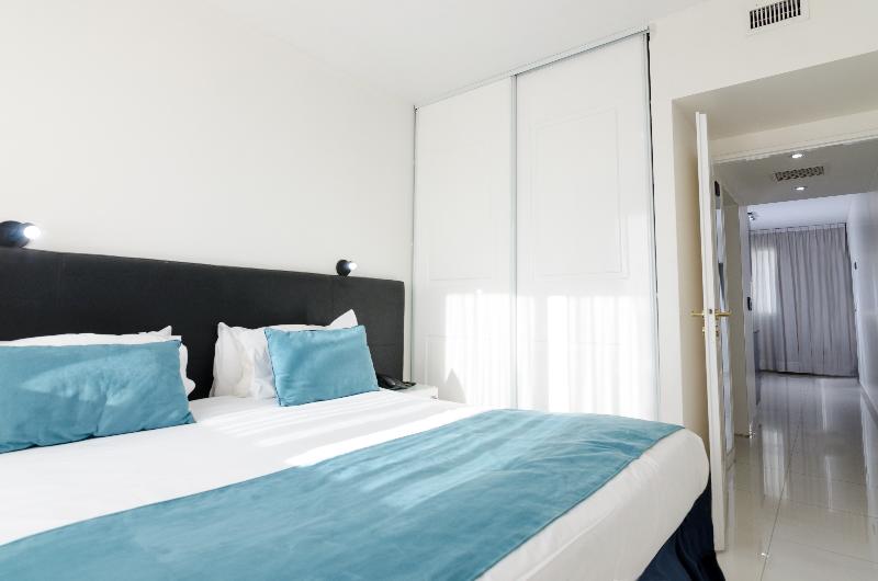 اتاق استاندارد, Cyan Recoleta