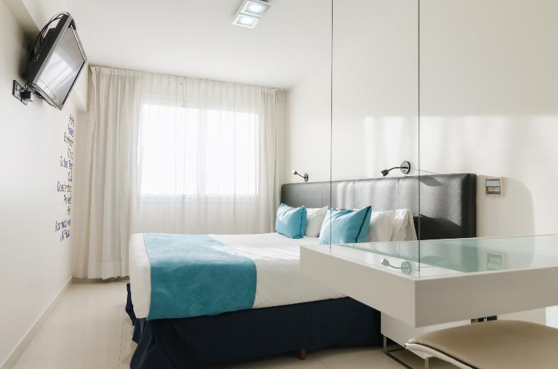 اتاق استاندارد, Cyan Recoleta