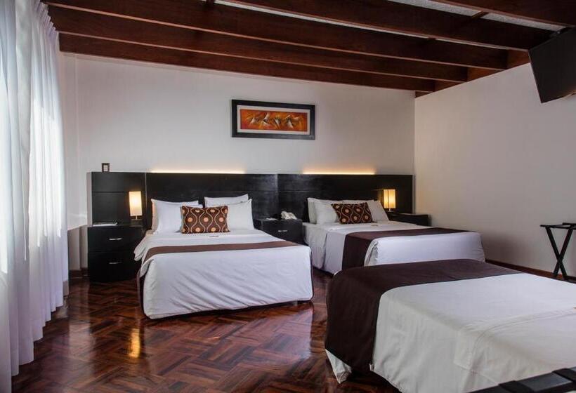 חדר סטנדרט לשלושה, Ferre De Ville