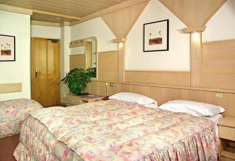 חדר קלאסי לשלושה, Grohmann