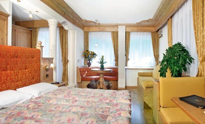 חדר סטנדרט לארבעה, Grohmann