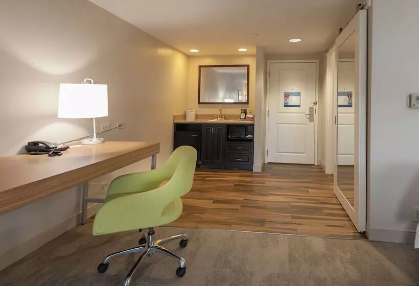 スタンダードルーム, Hampton Inn Doylestown