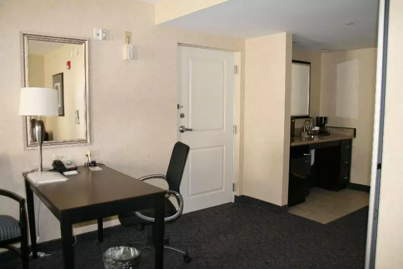 キングサイドベッドのスタンダードワンルーム, Hampton Inn Doylestown