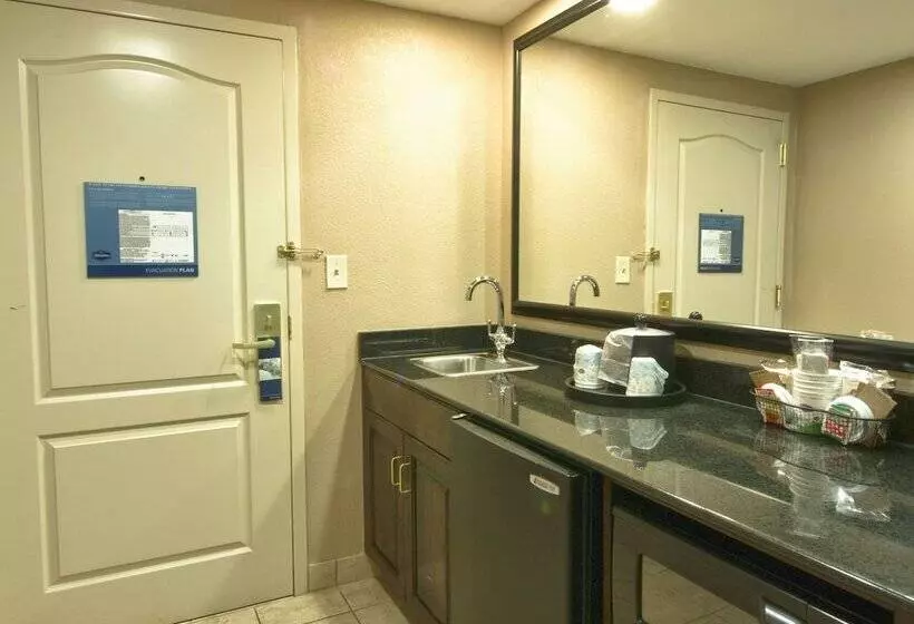 スタンダードスタジオ, Hampton Inn Spring Lake Fayetteville