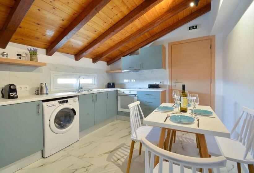 Апартаменты 1 Спальня с Видом, Orpheus