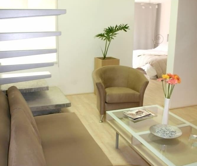 스탠다드 룸, Piedraluna