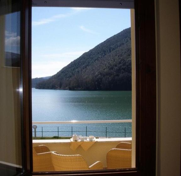 غرفة قياسية مزوَّدة بشُرفة, Miralago