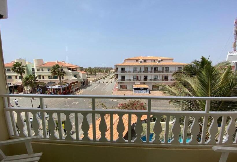 Habitació Estàndard, Nhaterra