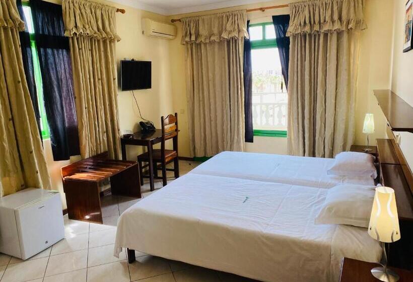 Habitació Estàndard, Nhaterra