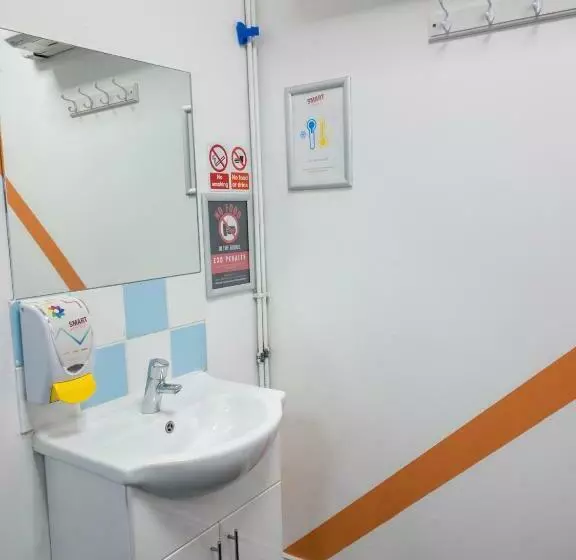 ルームシェアのワンベッド, Smart Russell Square Hostel