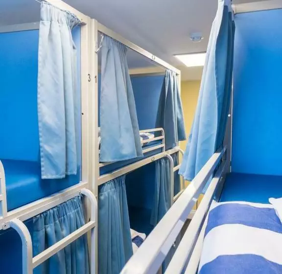 ルームシェアのワンベッド, Smart Russell Square Hostel