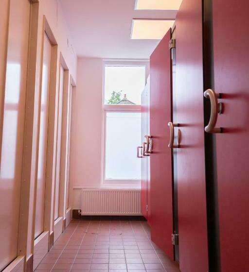 Кровать в Общей Комнате, Smart Russell Square Hostel