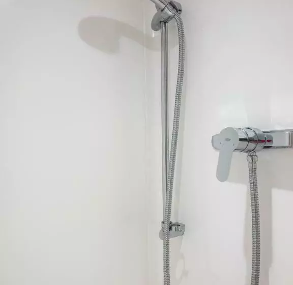スタンダードルーム, Smart Russell Square Hostel