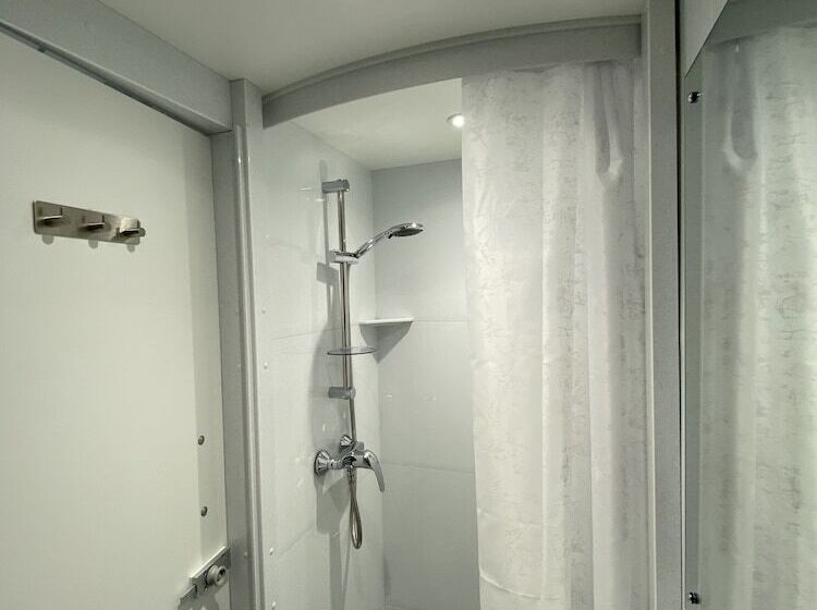 Кровать в Общей Комнате, Smart Russell Square Hostel