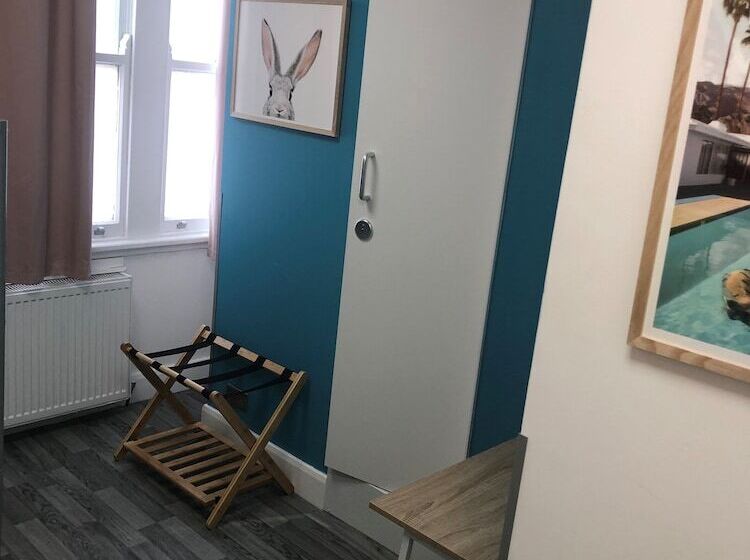 Кровать в Общей Комнате, Smart Russell Square Hostel