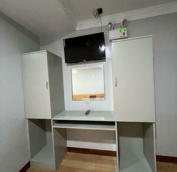 חדר משפחתי, Ging Ging Tourist Inn