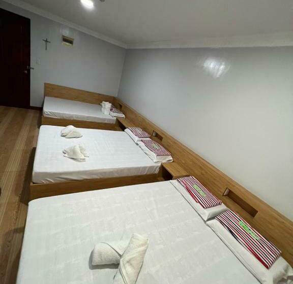 חדר משפחתי, Ging Ging Tourist Inn