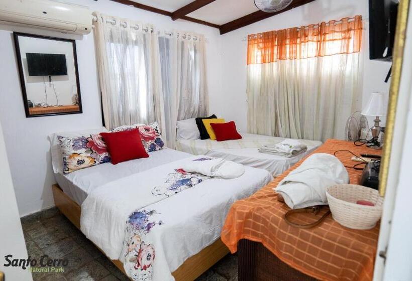اتاق استاندارد سه تخته با چشمانداز استخر, Santo Cerro Natural Park