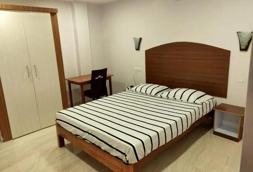 اتاق لوکس, Aashrey Bed And Breakfast