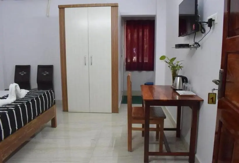 اتاق لوکس, Aashrey Bed And Breakfast